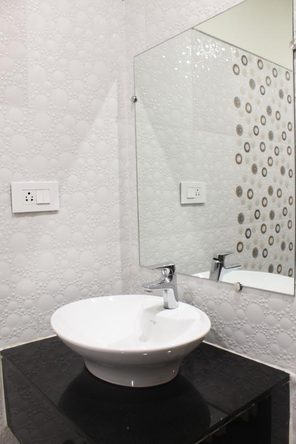 Hotel Grand Gayathri Khammam エクステリア 写真