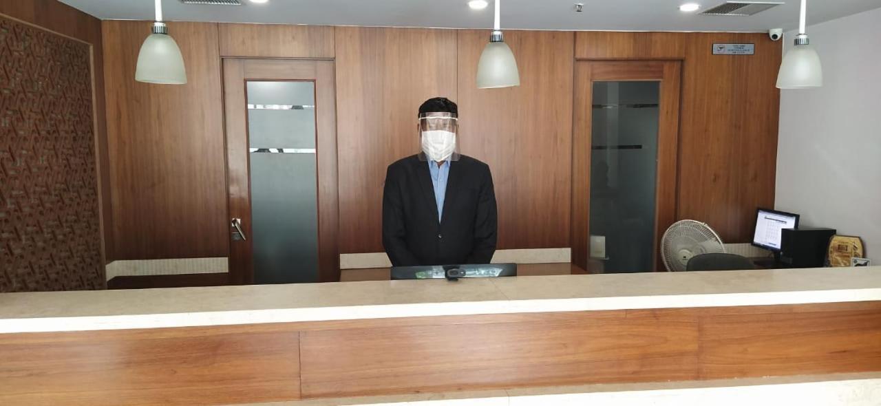 Hotel Grand Gayathri Khammam エクステリア 写真