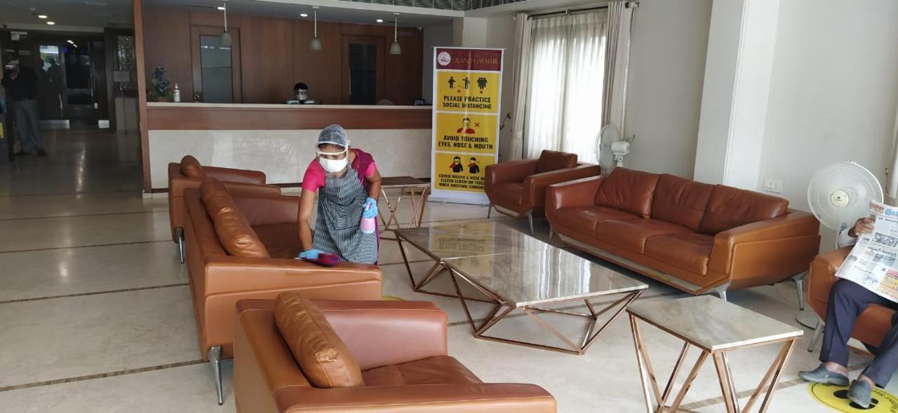 Hotel Grand Gayathri Khammam エクステリア 写真