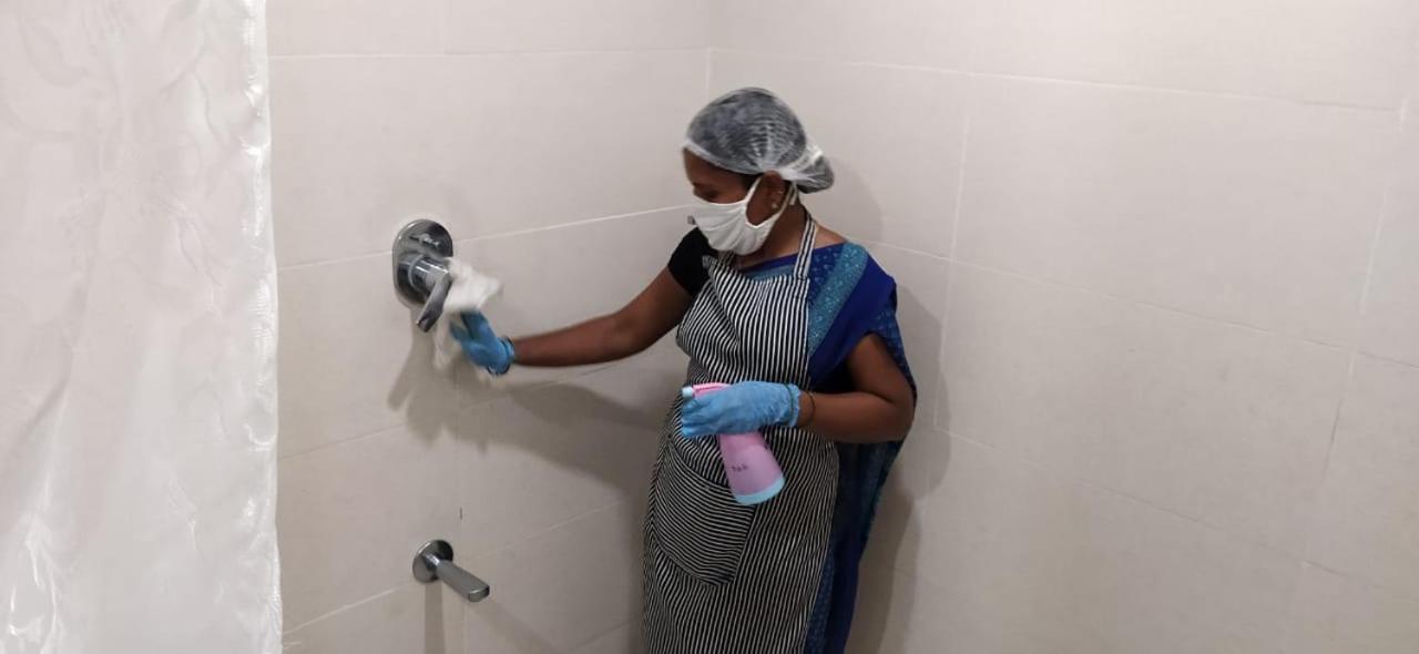 Hotel Grand Gayathri Khammam エクステリア 写真